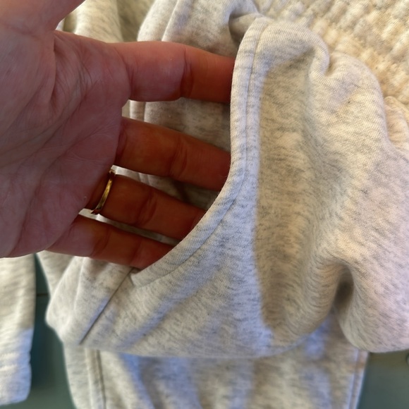 NWT woman’s Fabletics sweatpants. Size L - Picture 10 of 10